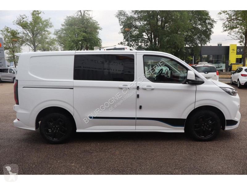 Véhicule utilitaire Ford TRANSIT CUSTOM 2.0...