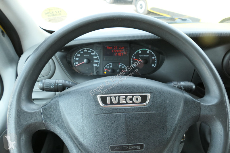 Véhicule utilitaire Iveco Daily 35 S11 C30C...