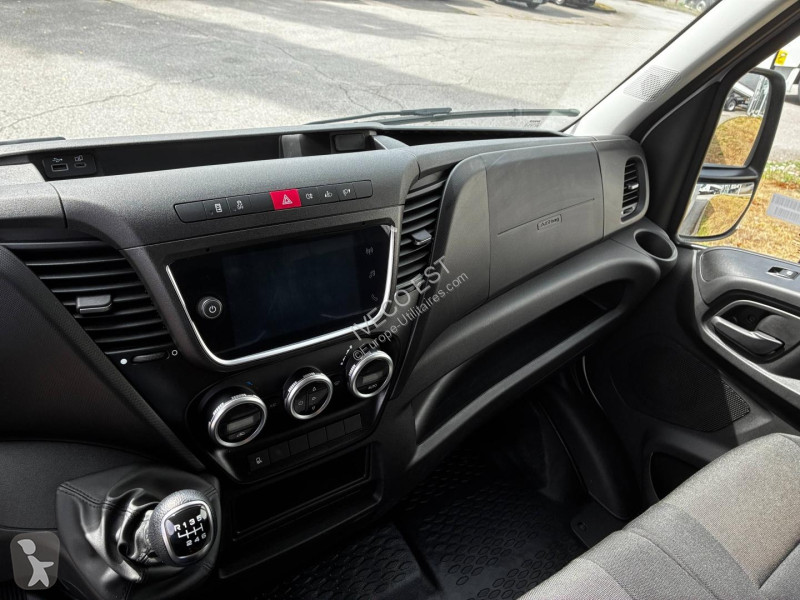 Véhicule utilitaire Iveco CCb 35C16 - 3.0L -...