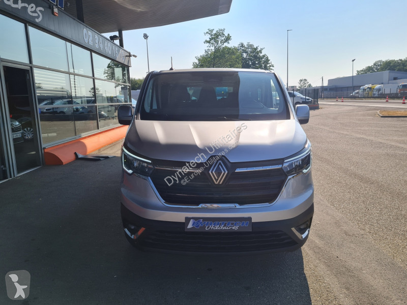 Furgoneta Renault TRAFIC III COMBI 2.0 BLUE DCI...