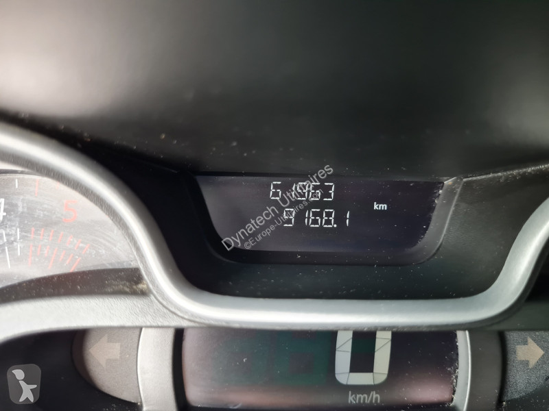 Véhicule utilitaire Renault TRAFIC III FG L1H1...