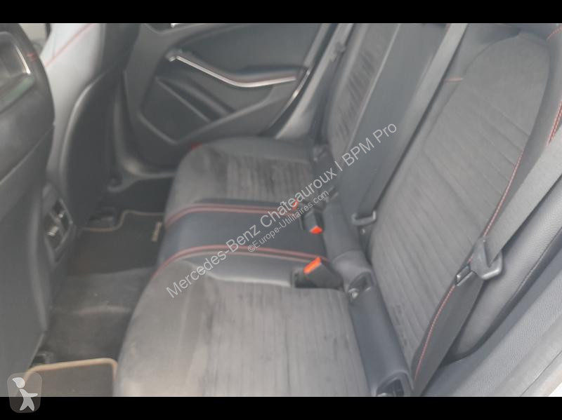 Véhicule utilitaire Mercedes CLA 220 d...