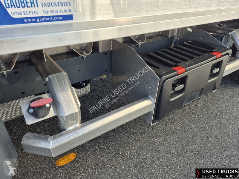 عربة نفعية Renault