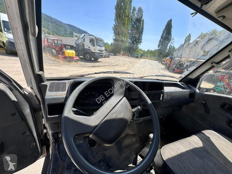 Nyttofordon Mazda Camion nacelle 14m