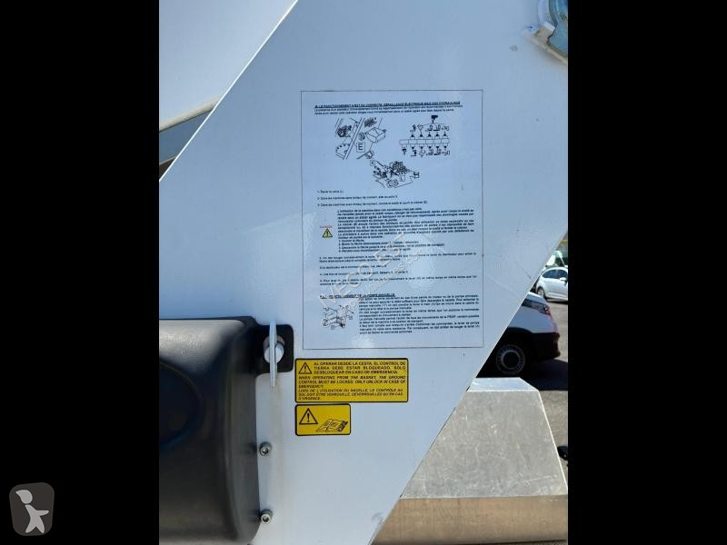 Véhicule utilitaire Iveco CCb 35S14 - NACELLE...