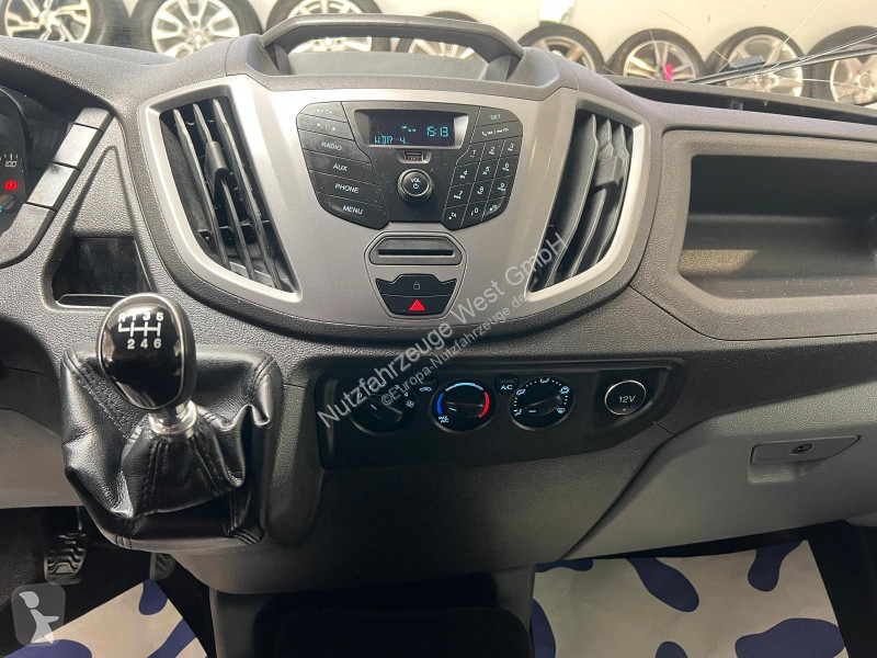 عربة نفعية Ford...