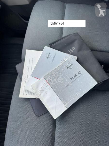 عربة نفعية Nissan 3posti