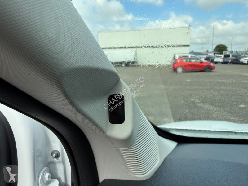 Bedrijfswagen Renault L2H1 3T BLUE DCI 150 RED...
