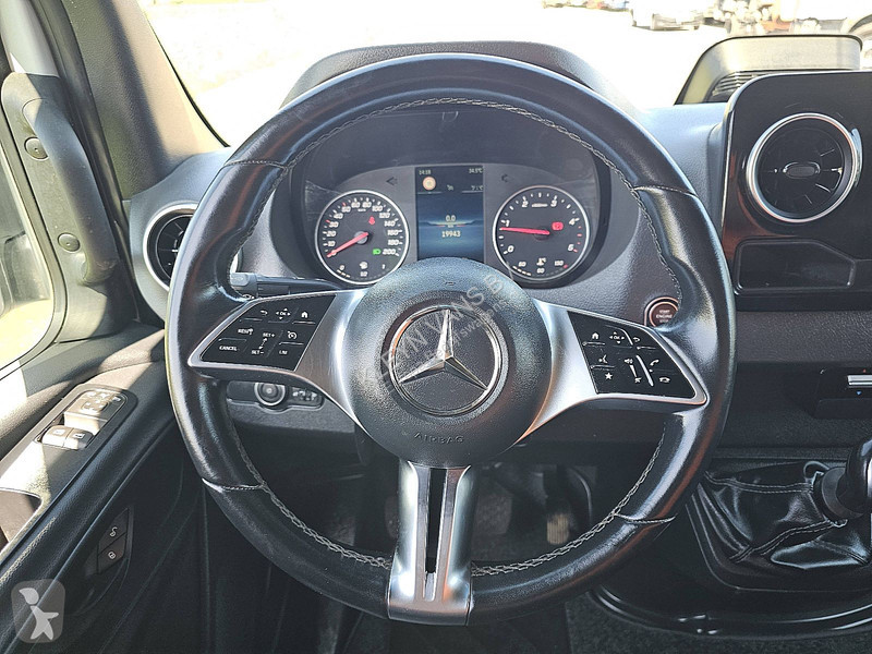 Bedrijfswagen Mercedes 311 L2H2 MBUX10 RWD
