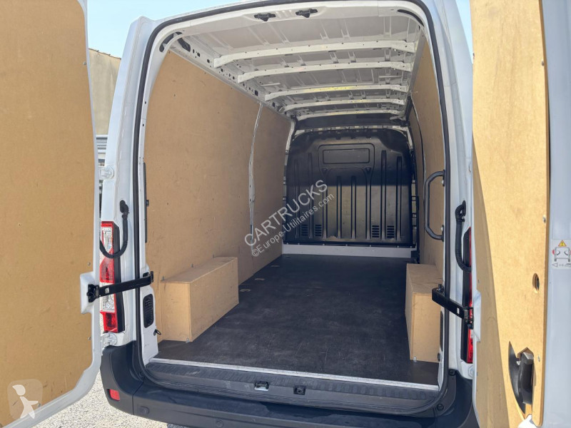 Véhicule utilitaire Renault MASTER Grand...