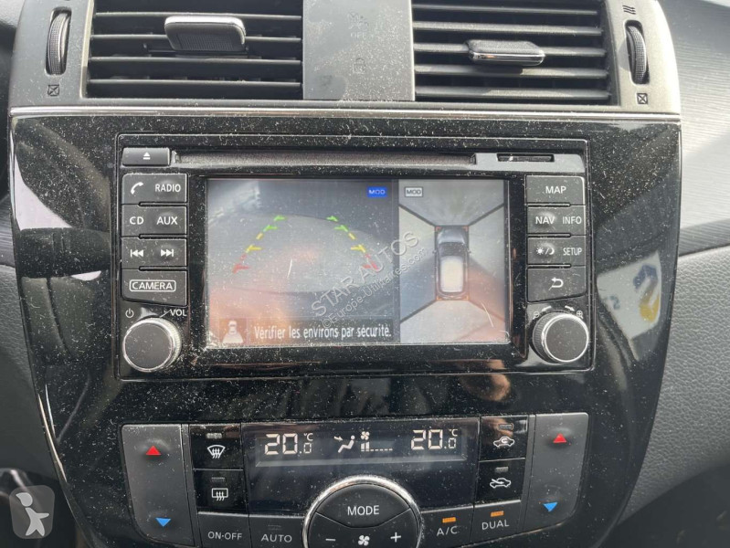 عربة نفعية Nissan