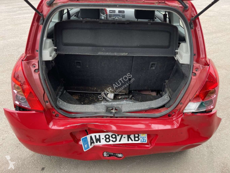 Samochód dostawczy Suzuki