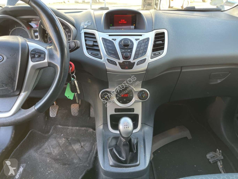Véhicule utilitaire Ford
