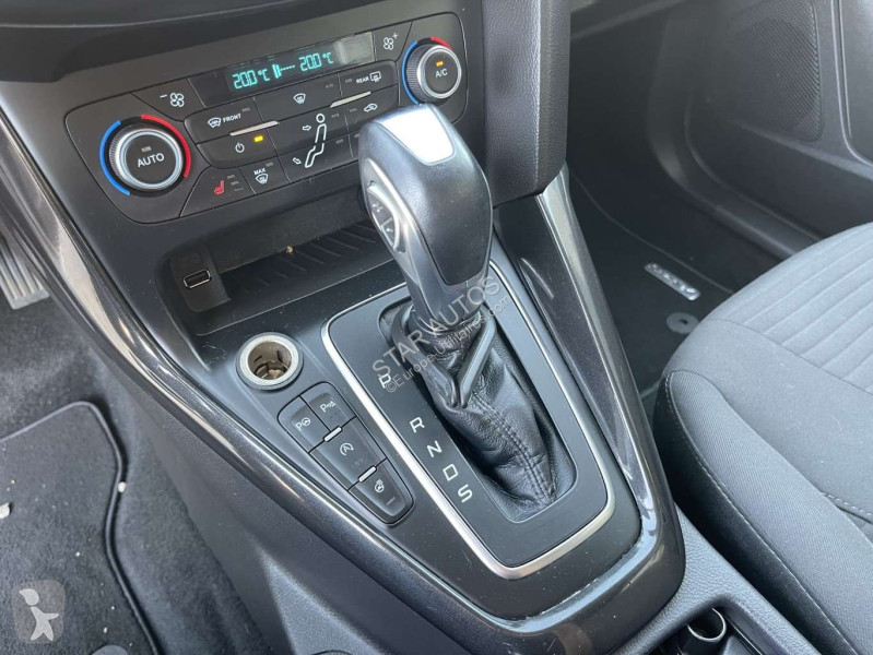Véhicule utilitaire Ford