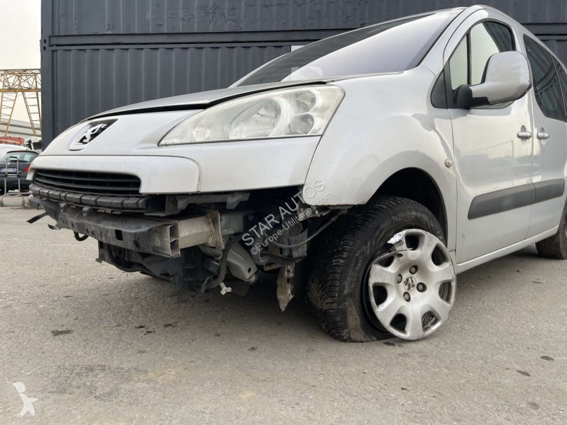 عربة نفعية Peugeot