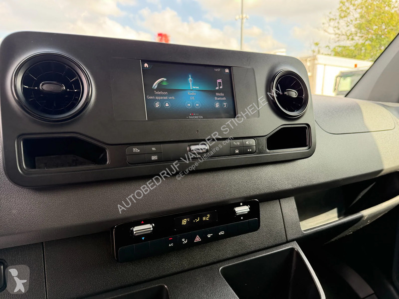 Mercedes 515 - KAST MET LAADBRUG - AUTOMAAT...