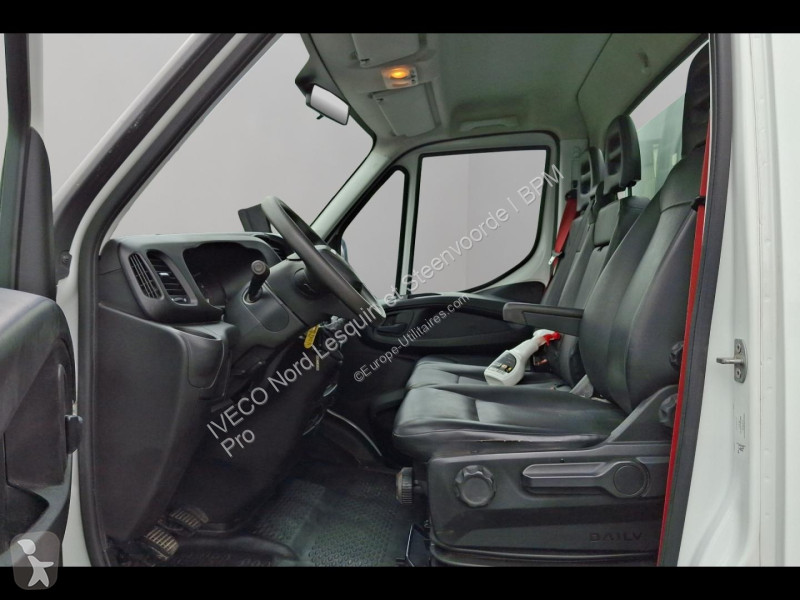 Véhicule utilitaire Iveco CCb 35C16H...