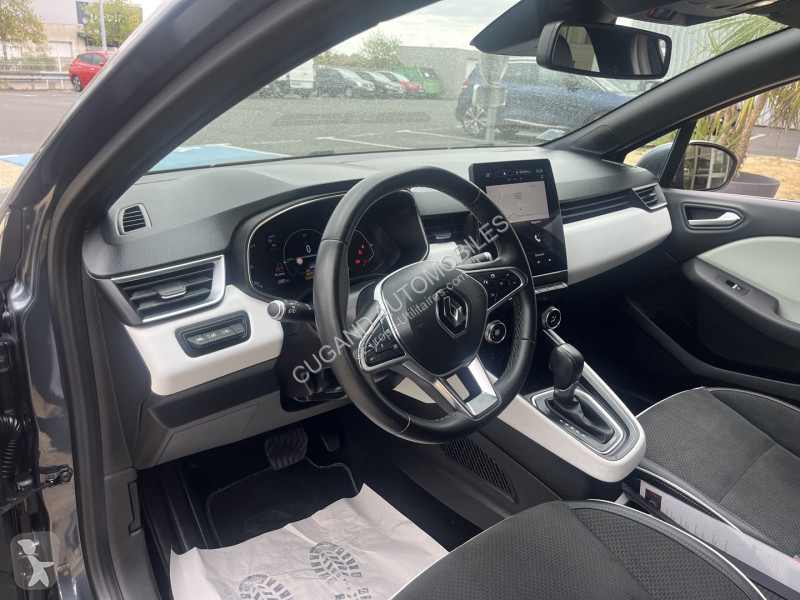 Véhicule utilitaire Renault CLIO V 1.6 E-TECH...