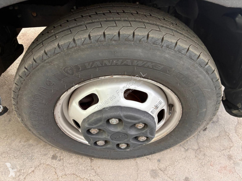 Furgoneta Iveco  35C16 20m3 con puertas traseras