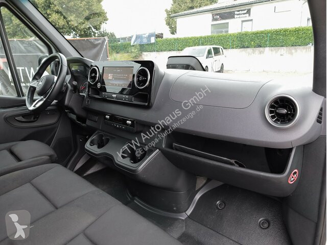 Коммерческий автомобиль Mercedes Sprinter 317...