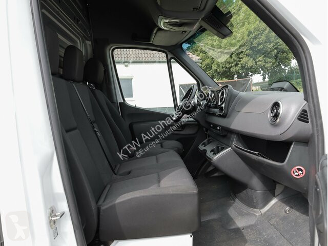 Лекотоварен автомобил Mercedes Sprinter 317...