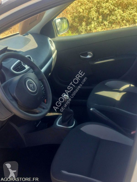 عربة نفعية Renault CLIO