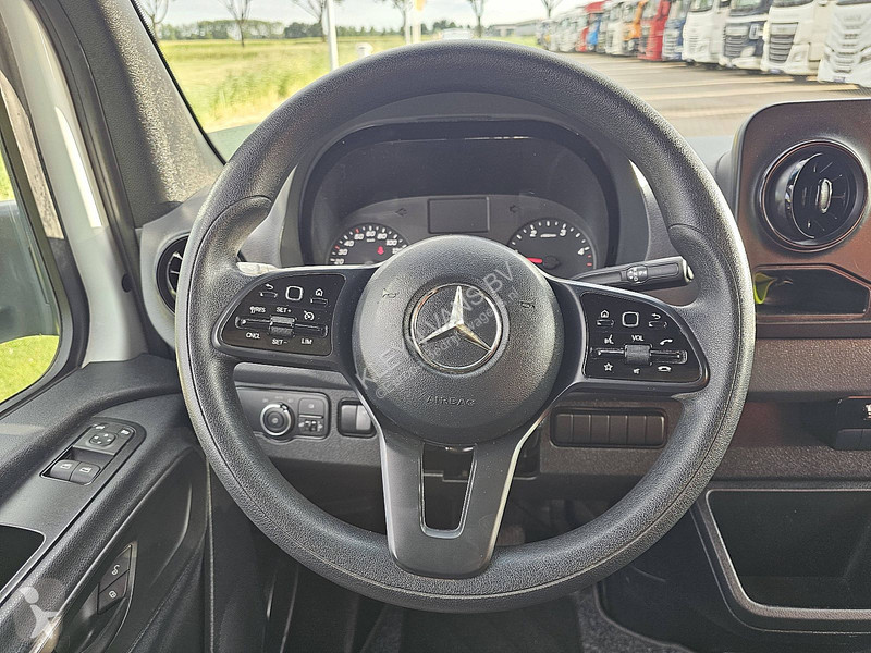 عربة نفعية Mercedes 515 Bakwagen Laadklep!