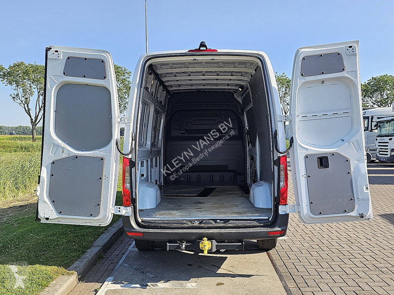 Коммерческий автомобиль Mercedes 311 L2H2...