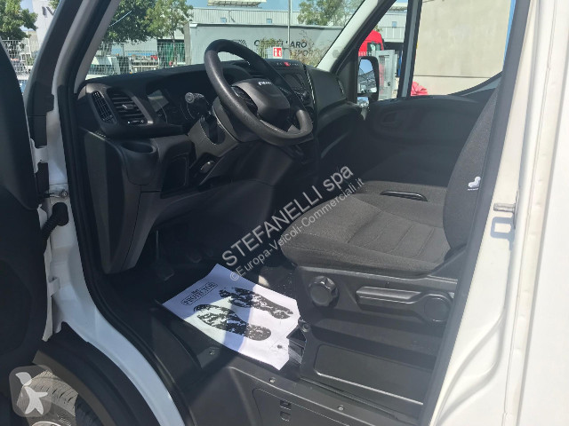 عربة نفعية Iveco DAILY 35C14H BOX