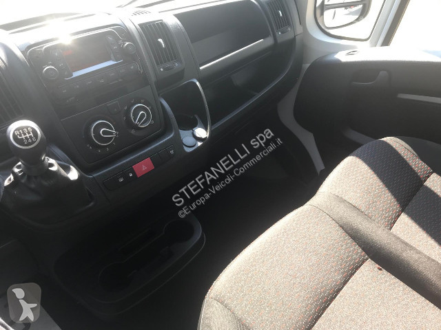 عربة نفعية Citroën Jumper 35 L4 2.2 bluehdi...