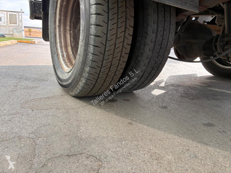 Iveco  35C16 20m3 con puertas traseras van