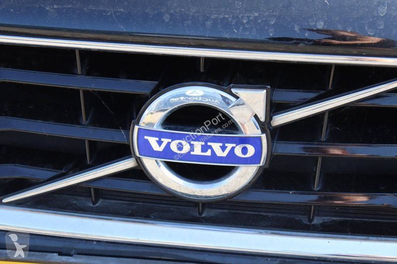 عربة نفعية Volvo