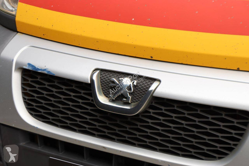 Véhicule utilitaire Peugeot