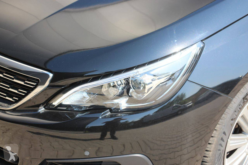 عربة نفعية Peugeot