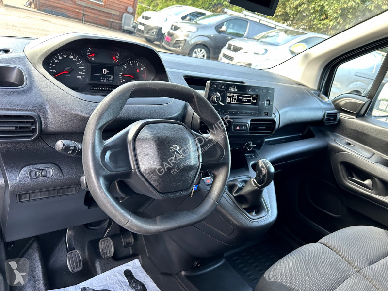 Furgoneta Peugeot Standard 1000KG Bluehdi 100...