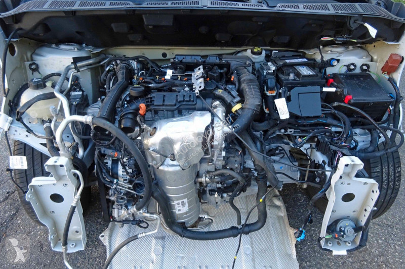 Véhicule utilitaire Peugeot PARTNER 1,5 HDI 100