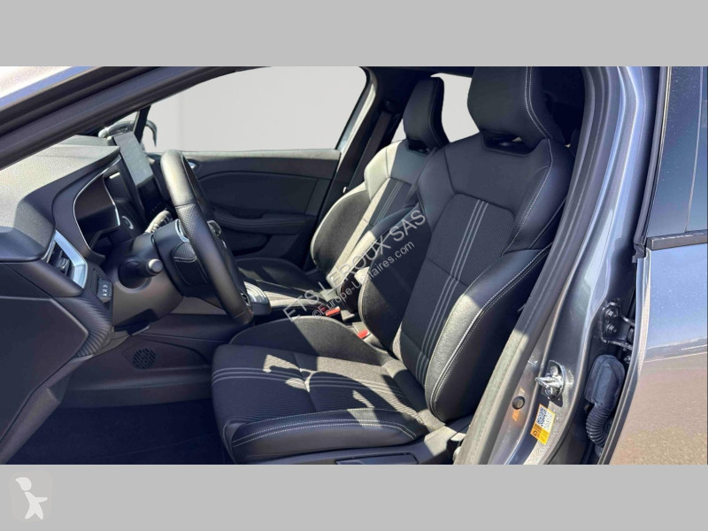 عربة نفعية Renault CLIO V