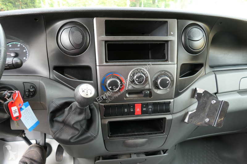 Véhicule utilitaire Iveco Daily 35 S11 C30C...