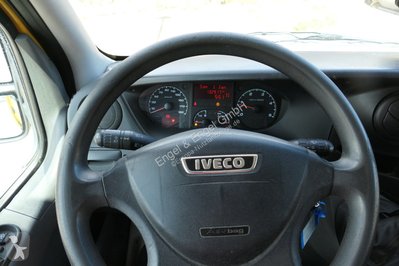 Véhicule utilitaire Iveco Daily 35 S11 C30C...