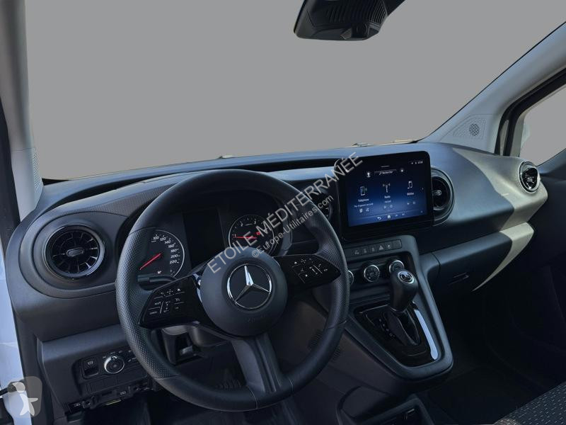 Mercedes  van