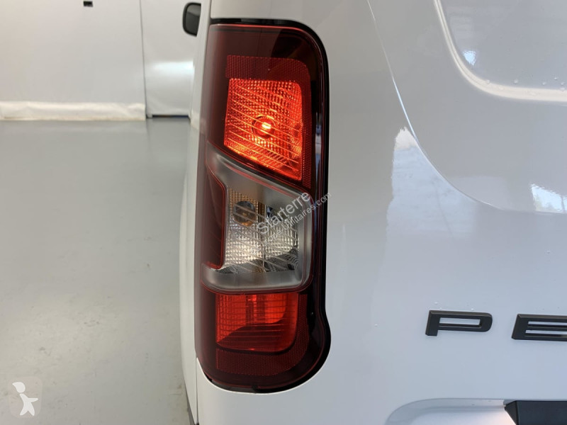 Véhicule utilitaire Peugeot Fourgon
