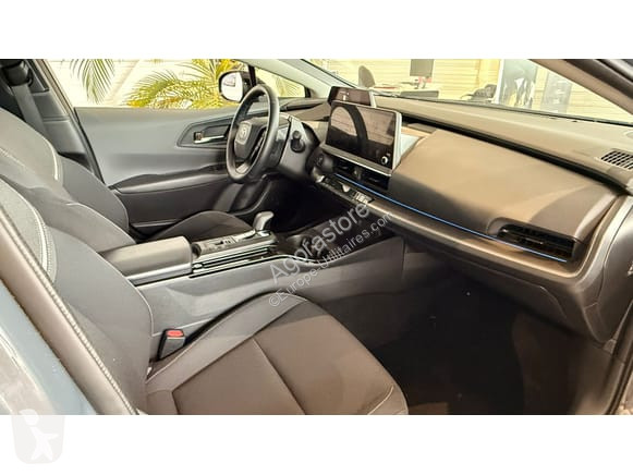 عربة نفعية Toyota PRIUS