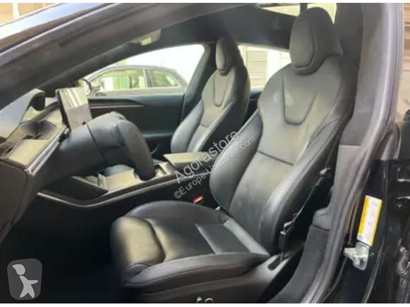 Véhicule utilitaire Tesla MODEL S
