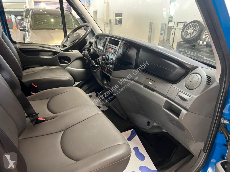 Véhicule utilitaire Iveco 35s13...