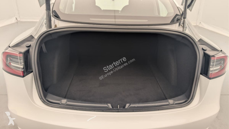 Véhicule utilitaire Tesla  MODEL 3