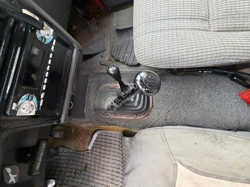 Toyota 4x4 4DW - 5 Seats - Manual Gearbox - 2.4...