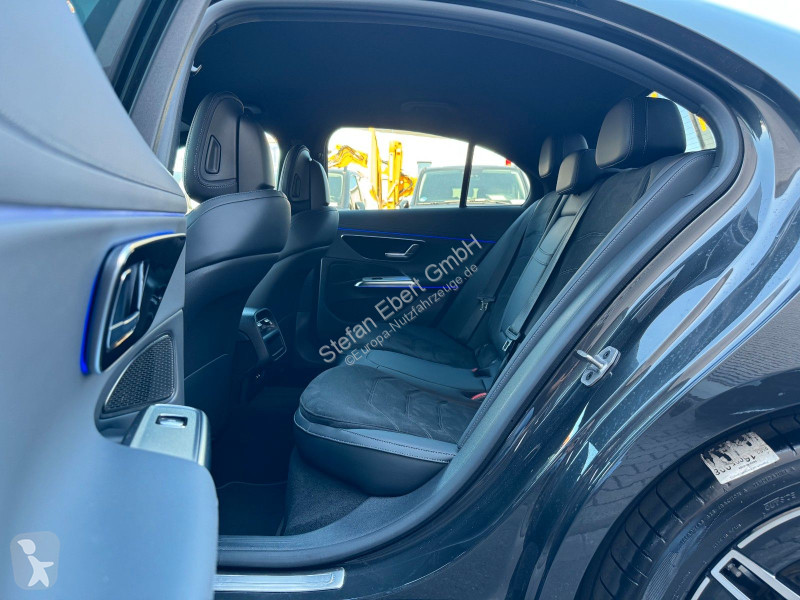 Mercedes E...