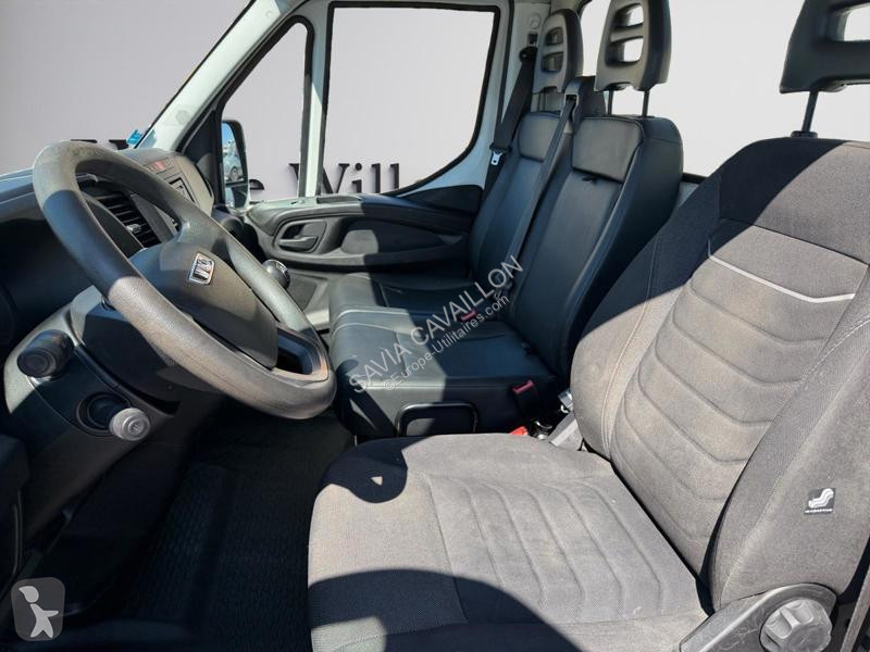 Véhicule utilitaire Iveco Châssis (2014->)...