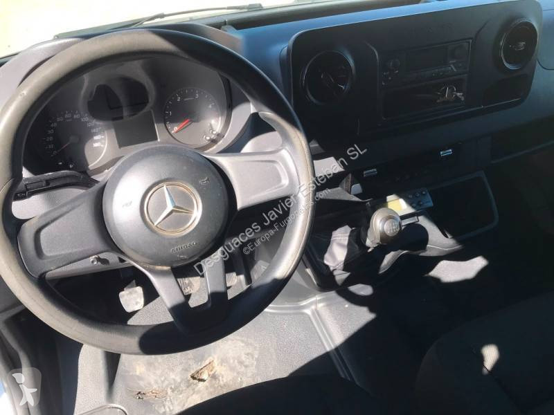Mercedes  van