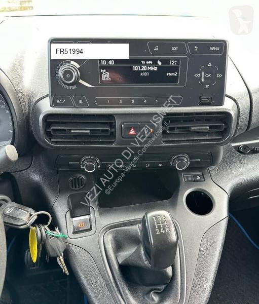 Véhicule utilitaire Opel Сombo